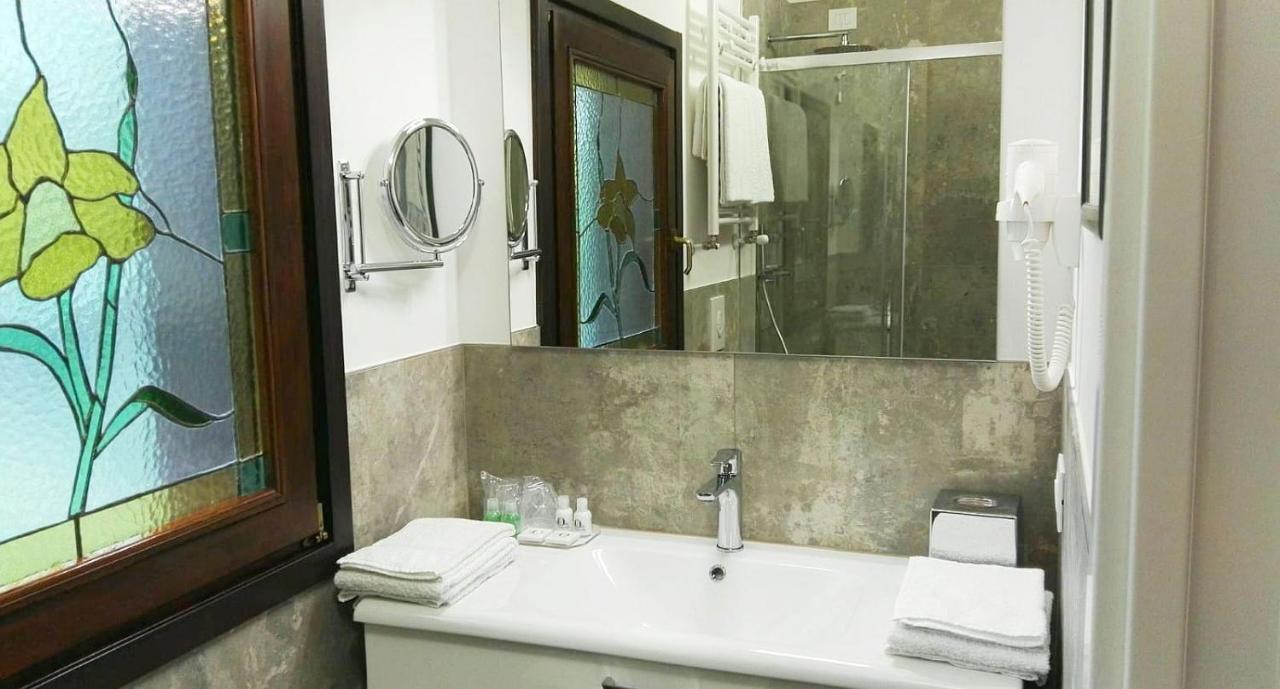 Casa Amigo Bed & Breakfast Padenghe sul Garda Exterior photo